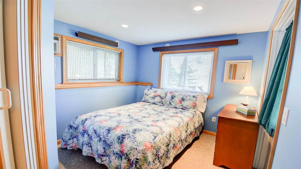 171 Dockham Shore Road Gilford NH 03249