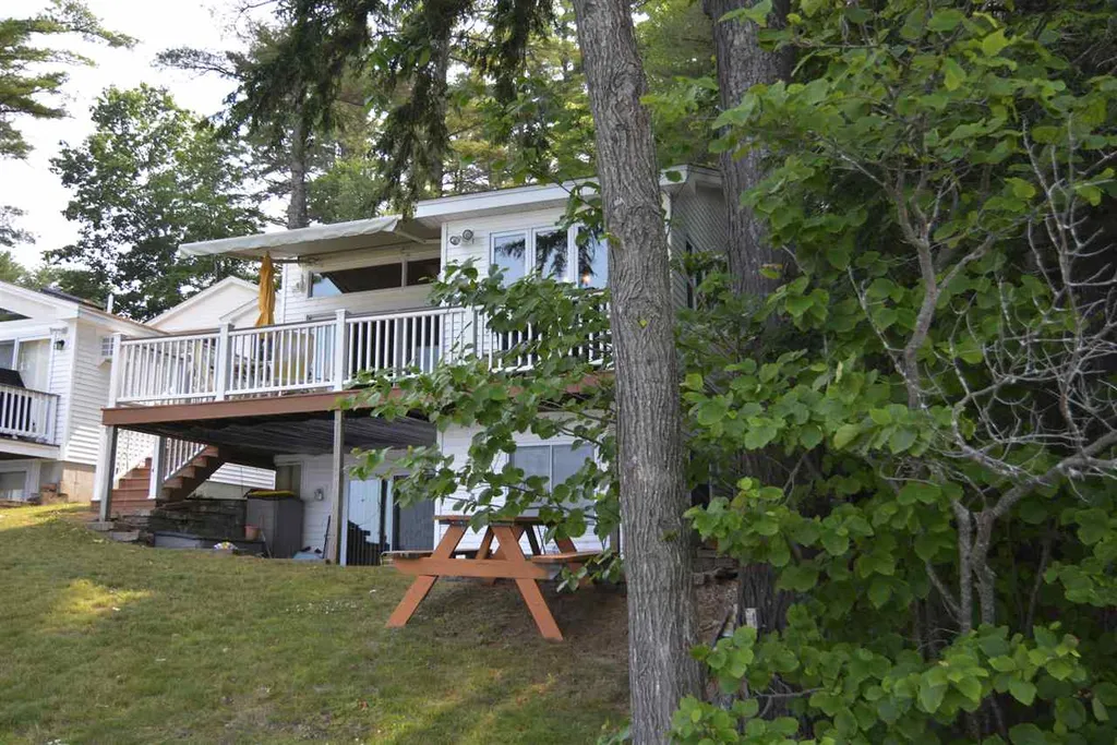 171 Dockham Shore Road Gilford NH 03249
