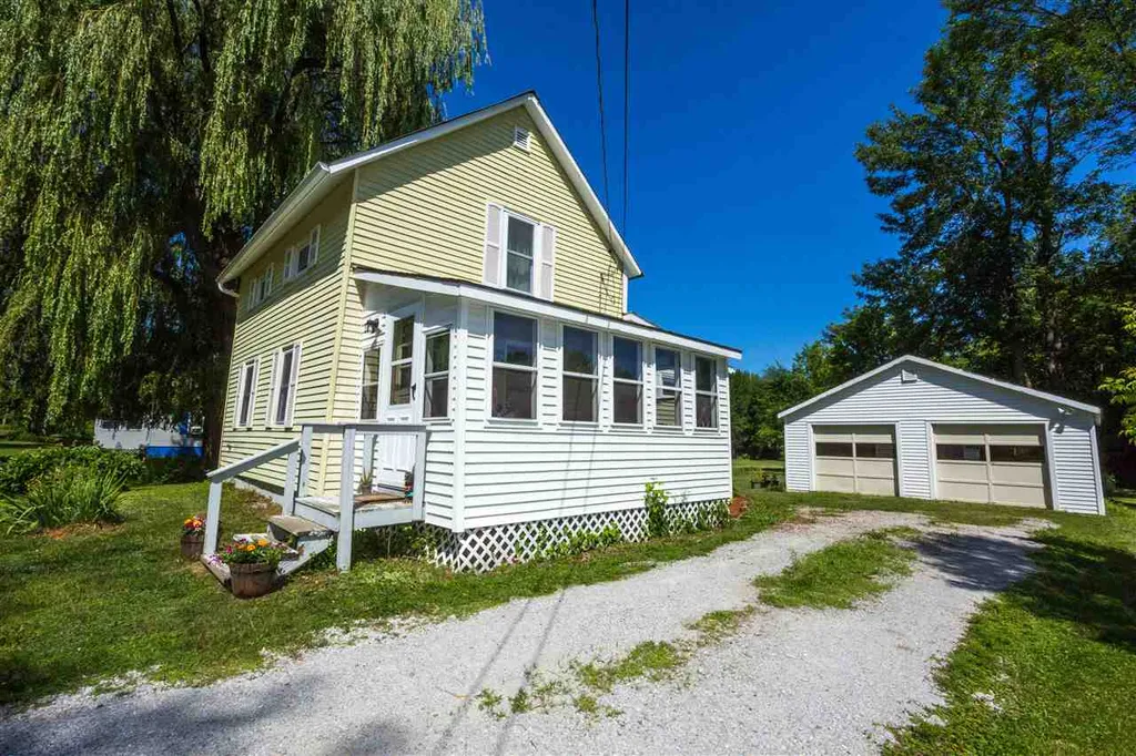 24 Moccasin Avenue Grand Isle VT 05458