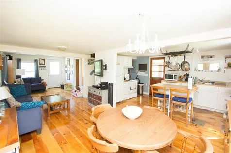 24 Moccasin Avenue Grand Isle VT 05458