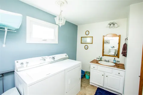 24 Moccasin Avenue Grand Isle VT 05458