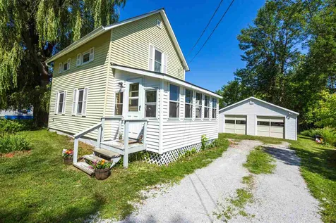 24 Moccasin Avenue Grand Isle VT 05458