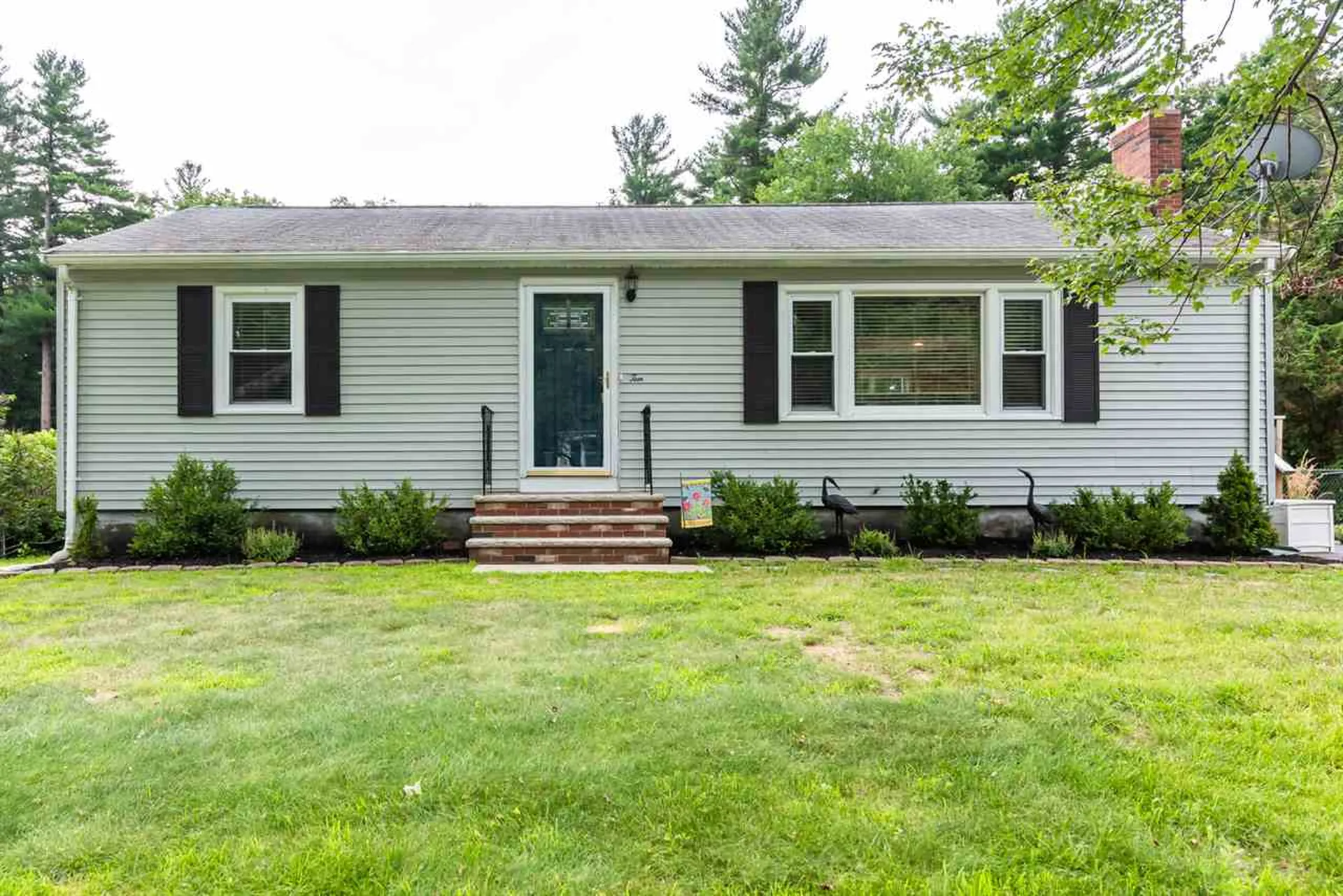 10 Carol Avenue Salem NH 03079