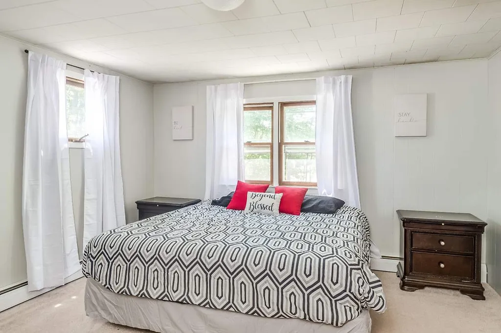 15 Norway Plains Road Rochester NH 03868