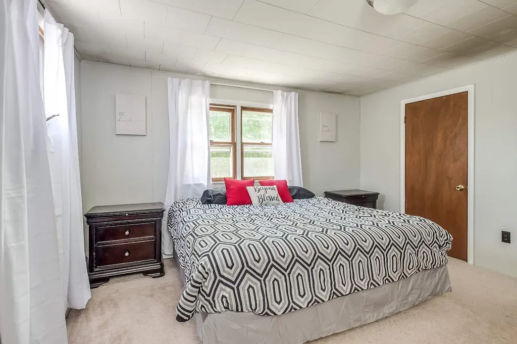 15 Norway Plains Road Rochester NH 03868