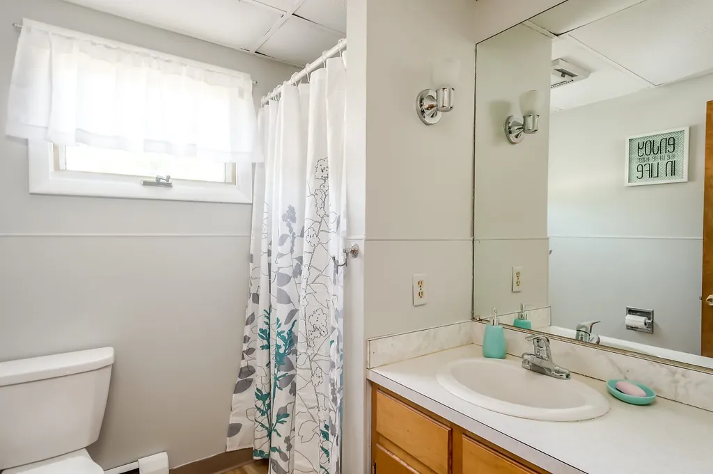 15 Norway Plains Road Rochester NH 03868