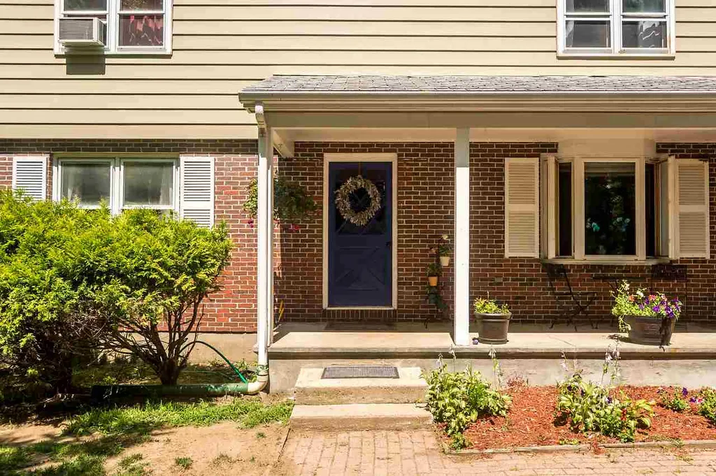 15 Norway Plains Road Rochester NH 03868