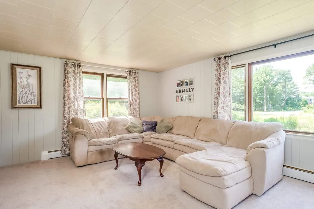 15 Norway Plains Road Rochester NH 03868