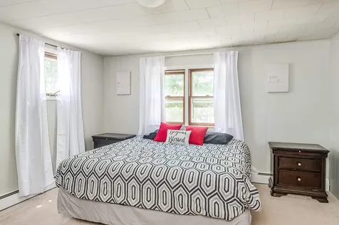 15 Norway Plains Road Rochester NH 03868