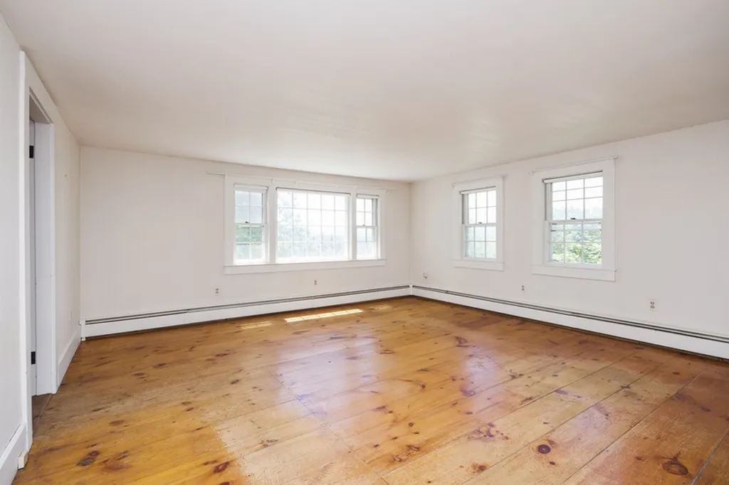 685 Dodge Hill Road Francestown NH 03043