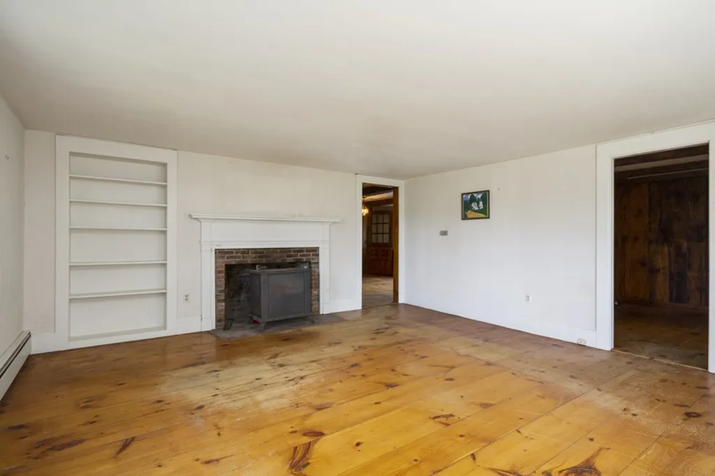 685 Dodge Hill Road Francestown NH 03043