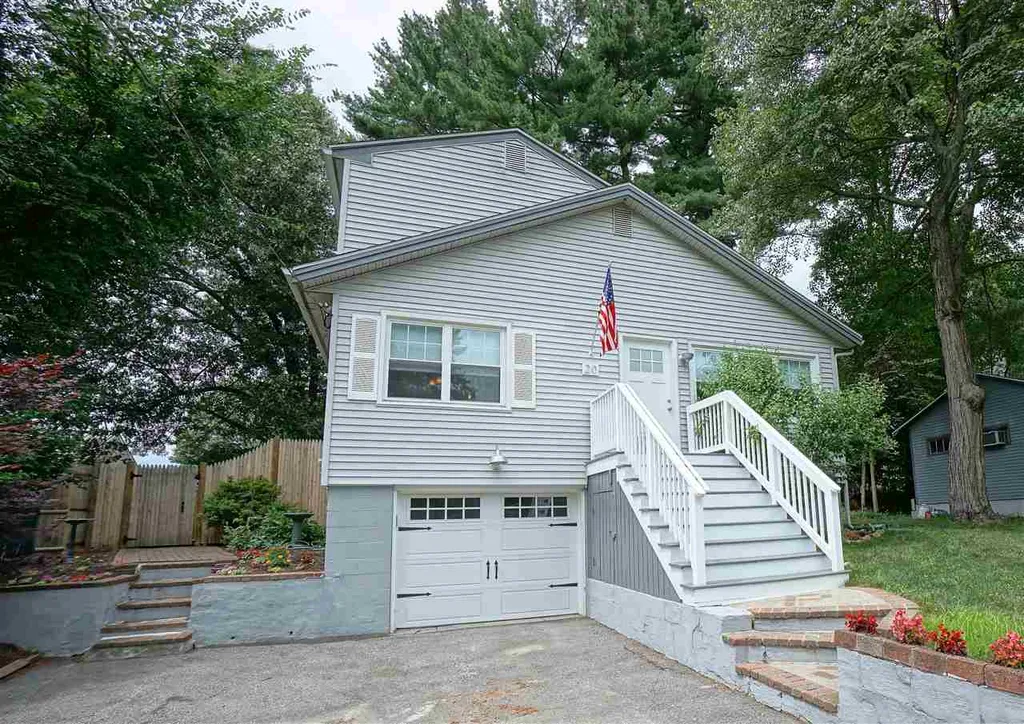20 Betty Lane Salem NH 03079