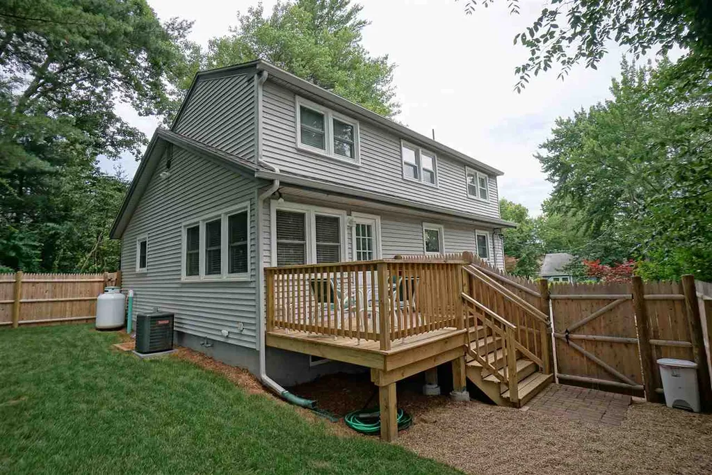 20 Betty Lane Salem NH 03079