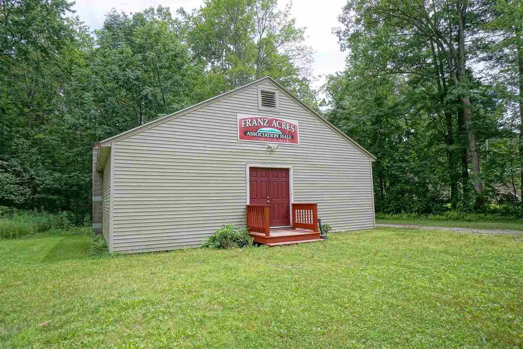 20 Betty Lane Salem NH 03079