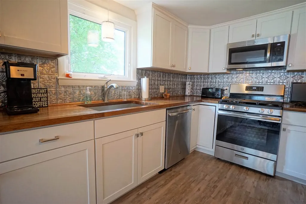 20 Betty Lane Salem NH 03079