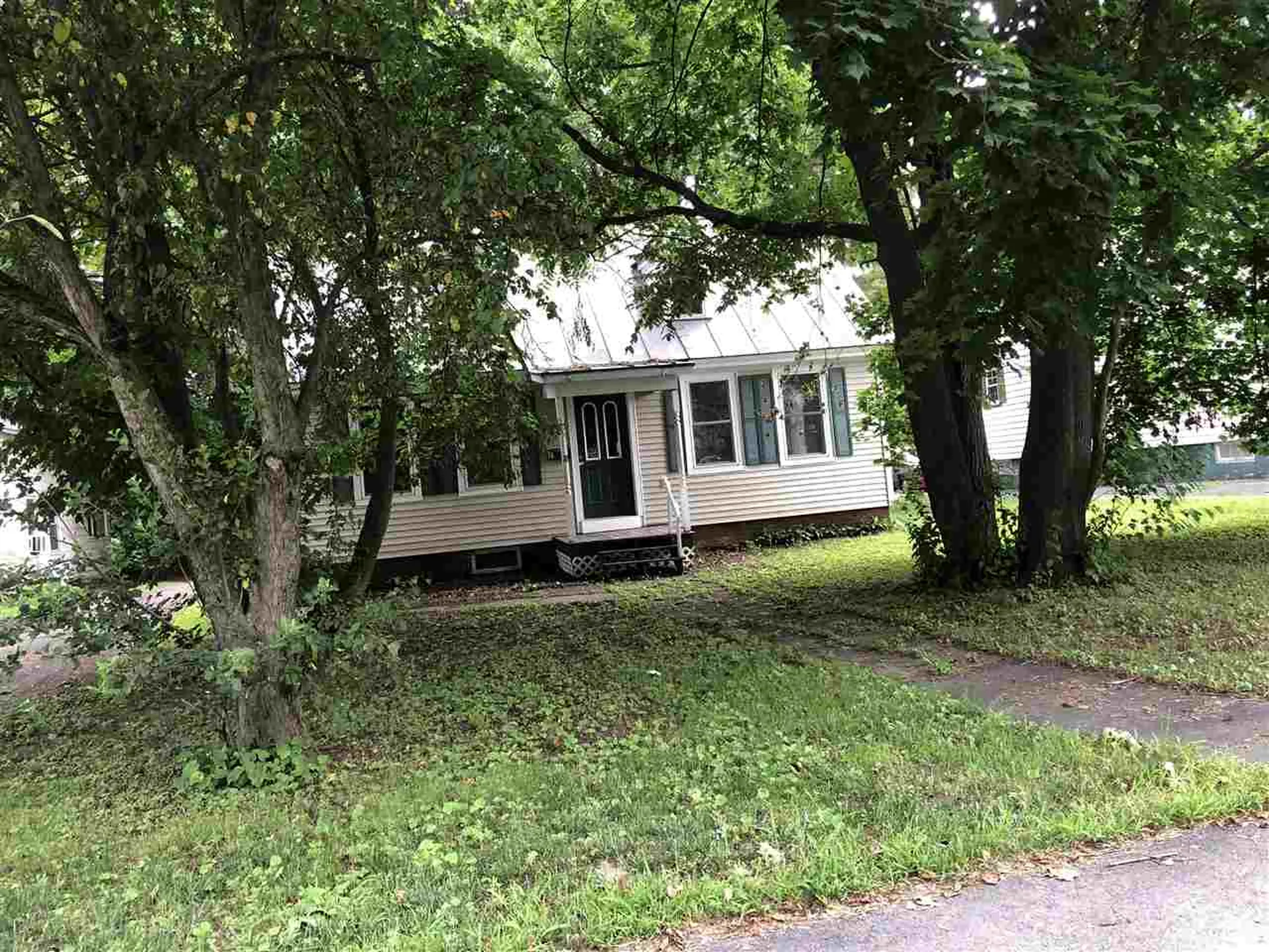 81 Pearl Street Claremont NH 03743