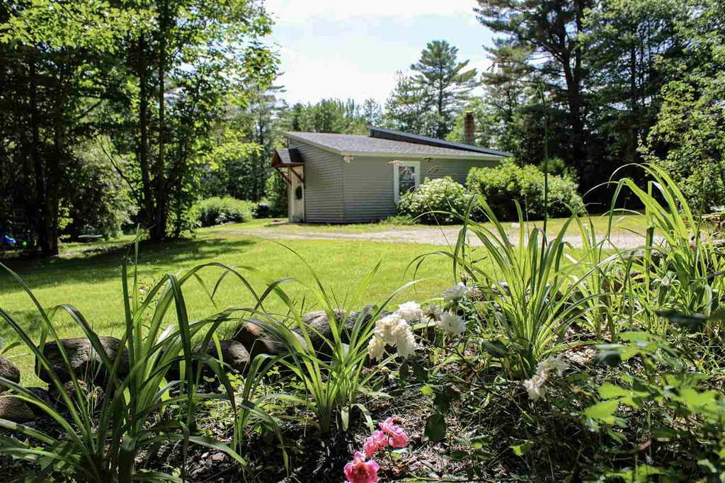 1037 Allen Road Webster NH 03303