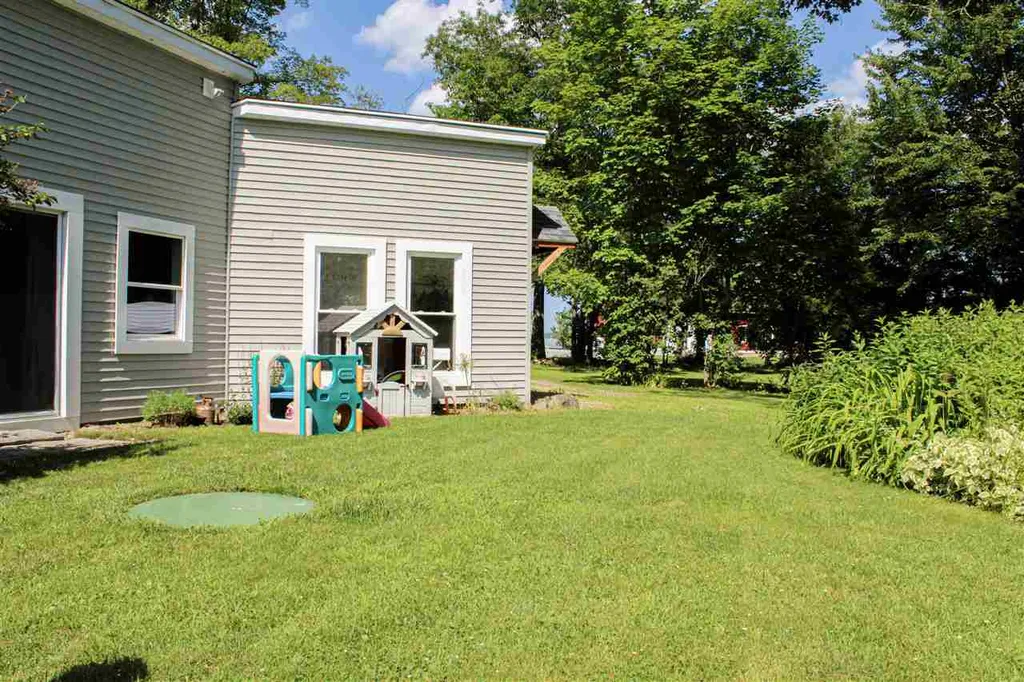1037 Allen Road Webster NH 03303