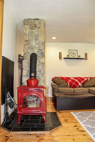 1037 Allen Road Webster NH 03303