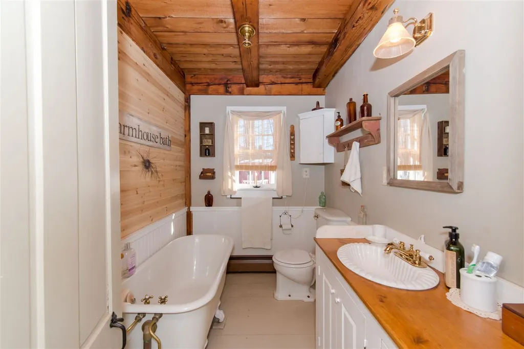 5 Harlans Way Dover NH 03820