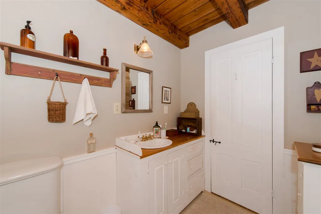 5 Harlans Way Dover NH 03820