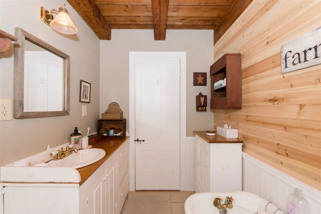 5 Harlans Way Dover NH 03820