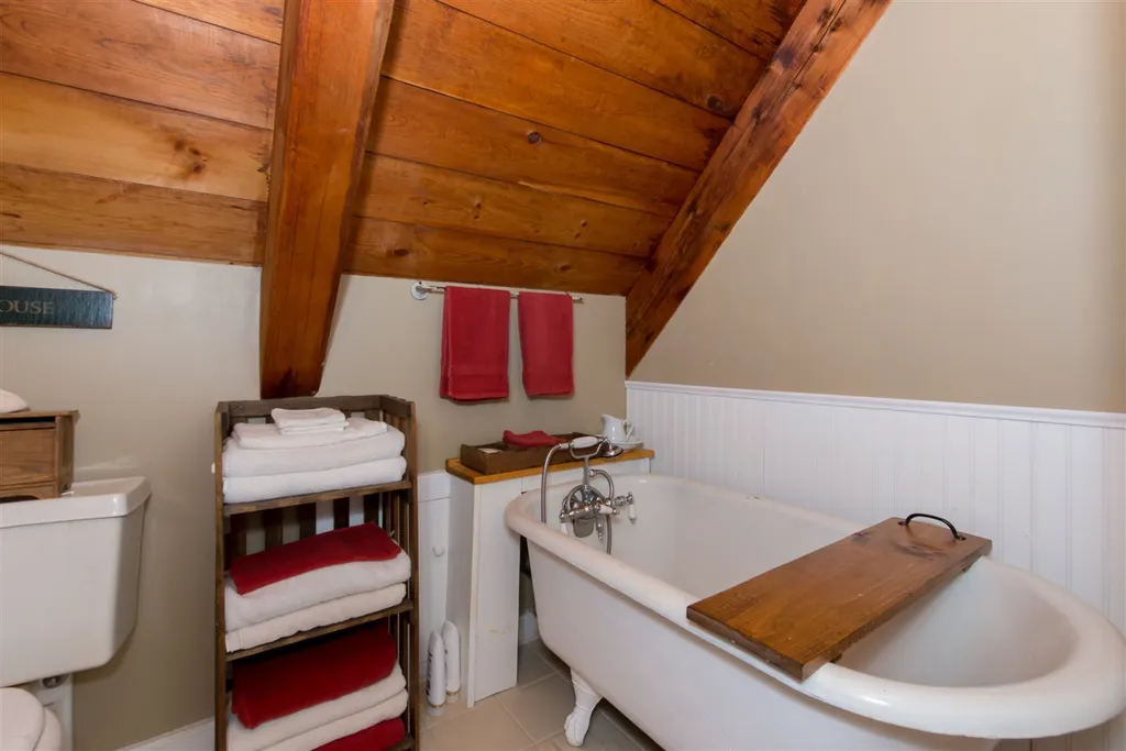 5 Harlans Way Dover NH 03820