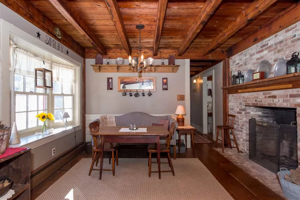 5 Harlans Way Dover NH 03820