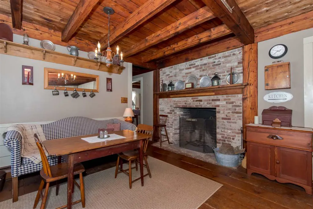 5 Harlans Way Dover NH 03820