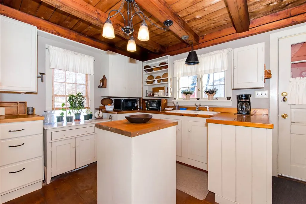 5 Harlans Way Dover NH 03820
