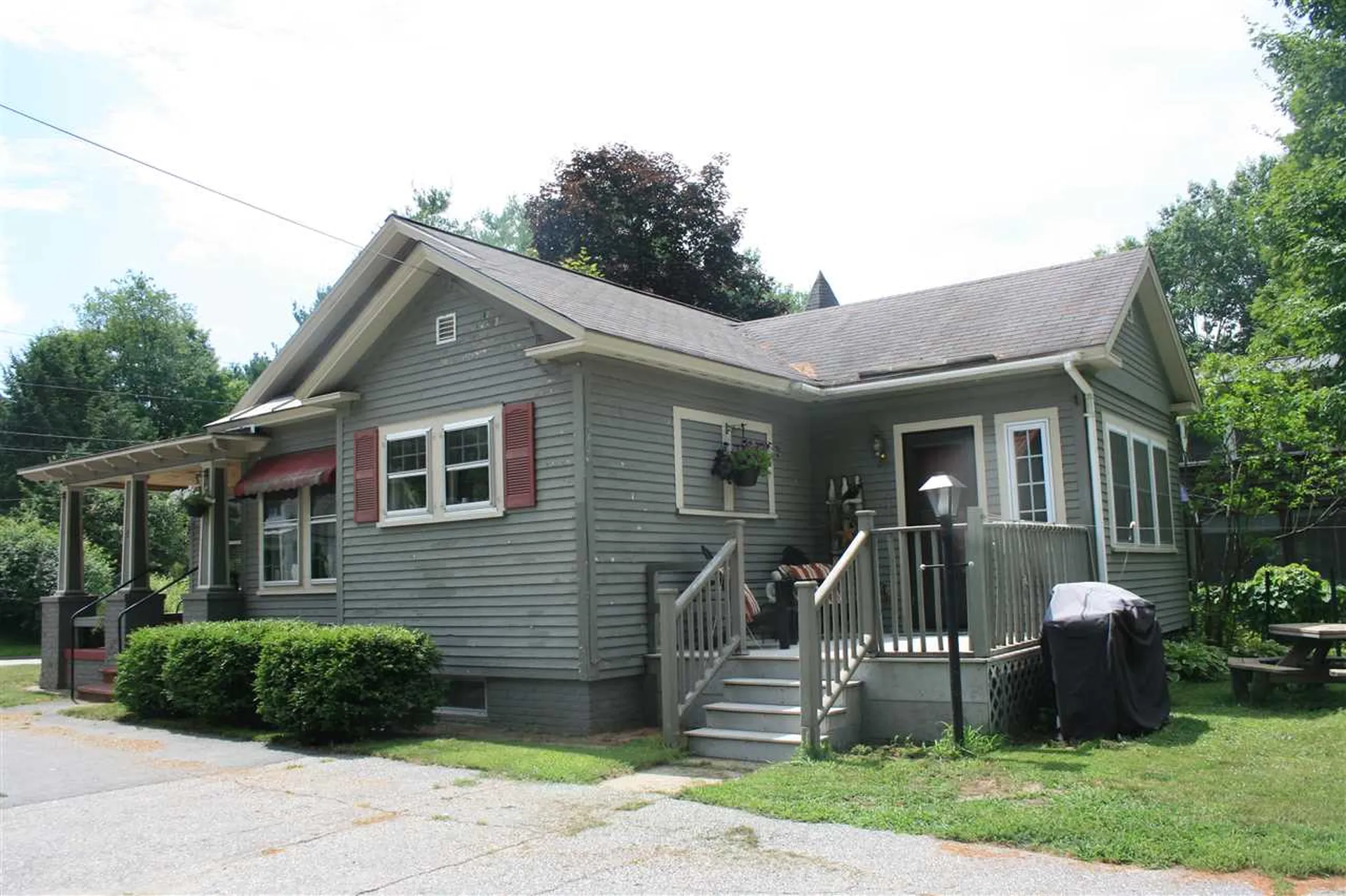2 Longwood Place Claremont NH 03743
