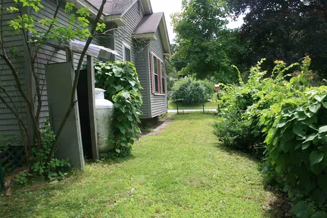 2 Longwood Place Claremont NH 03743