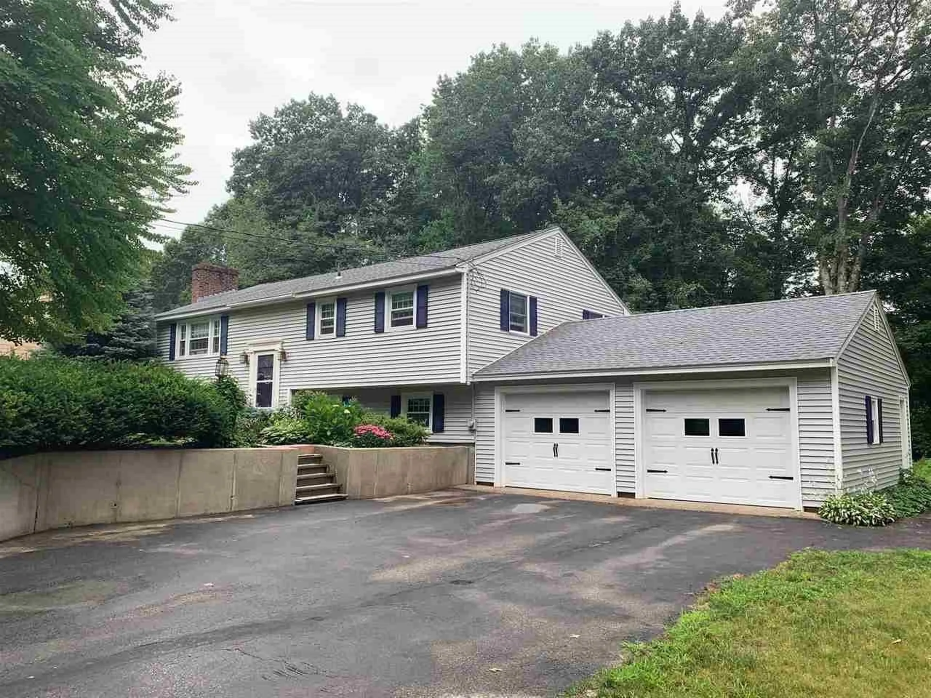 31 Brady Avenue Derry NH 03038