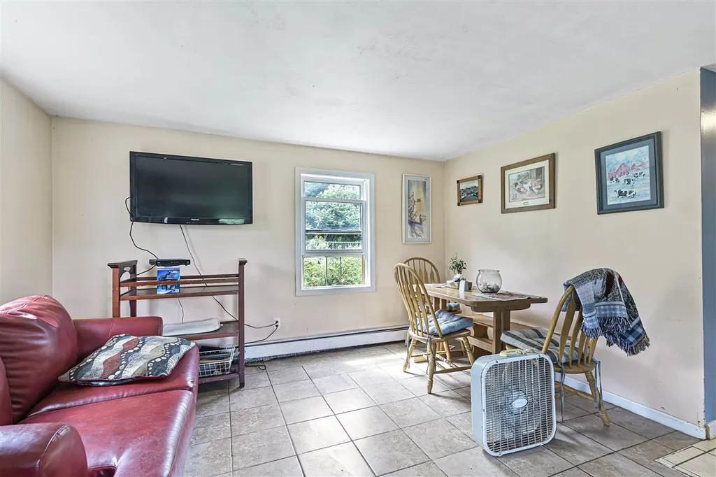 2 Shannon Way Brentwood NH 03833