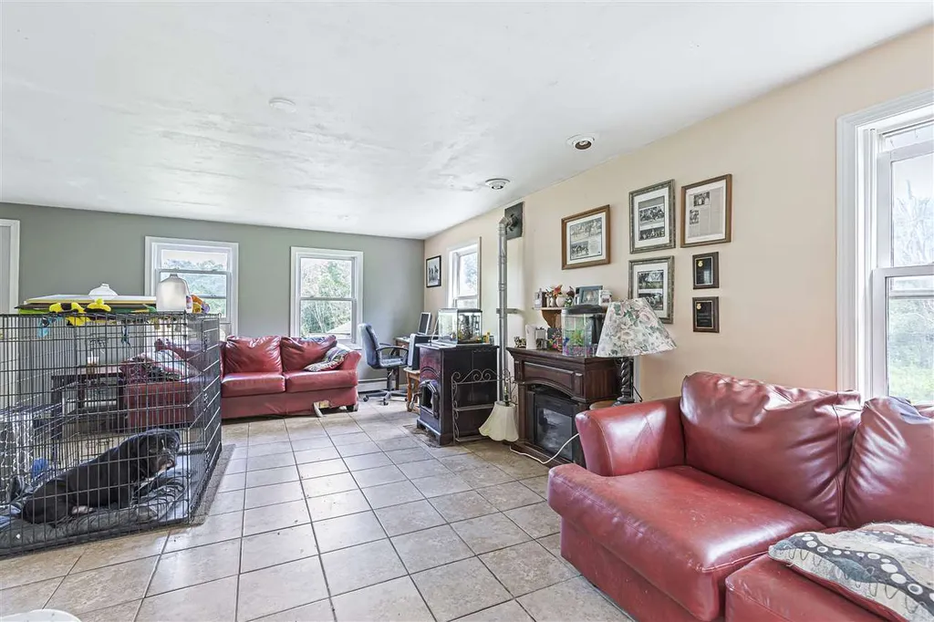 2 Shannon Way Brentwood NH 03833