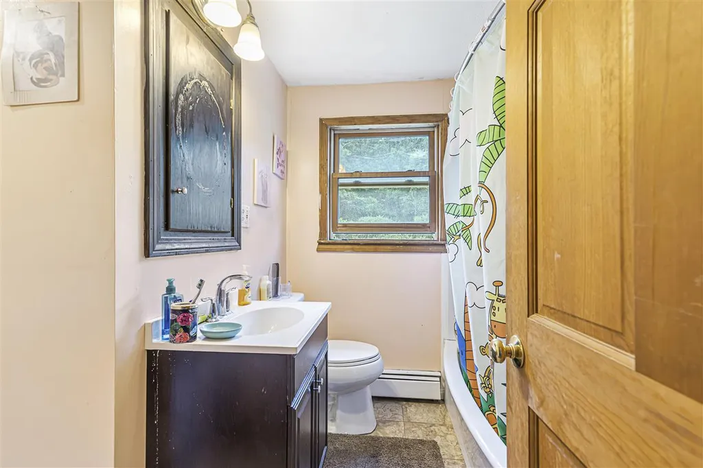 2 Shannon Way Brentwood NH 03833