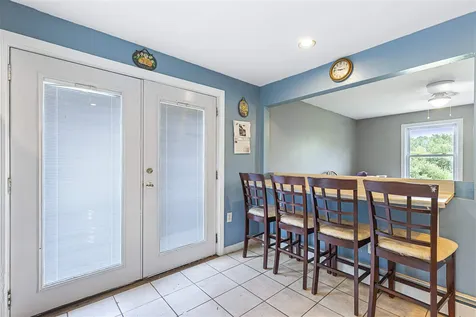 2 Shannon Way Brentwood NH 03833