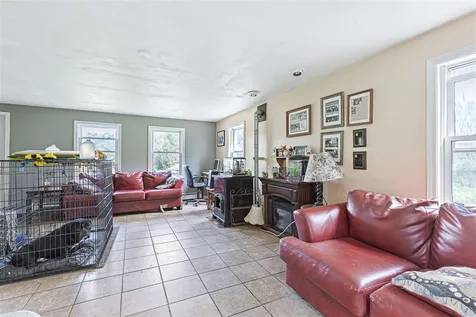 2 Shannon Way Brentwood NH 03833