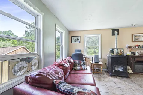 2 Shannon Way Brentwood NH 03833