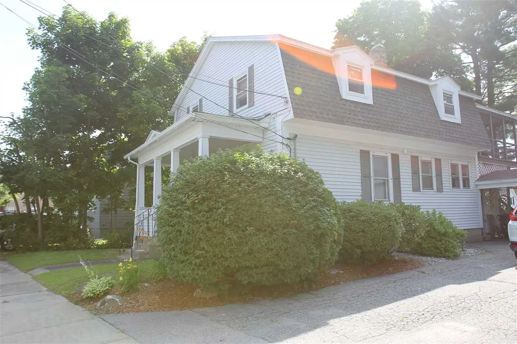 8 Earley Street Nashua NH 03060