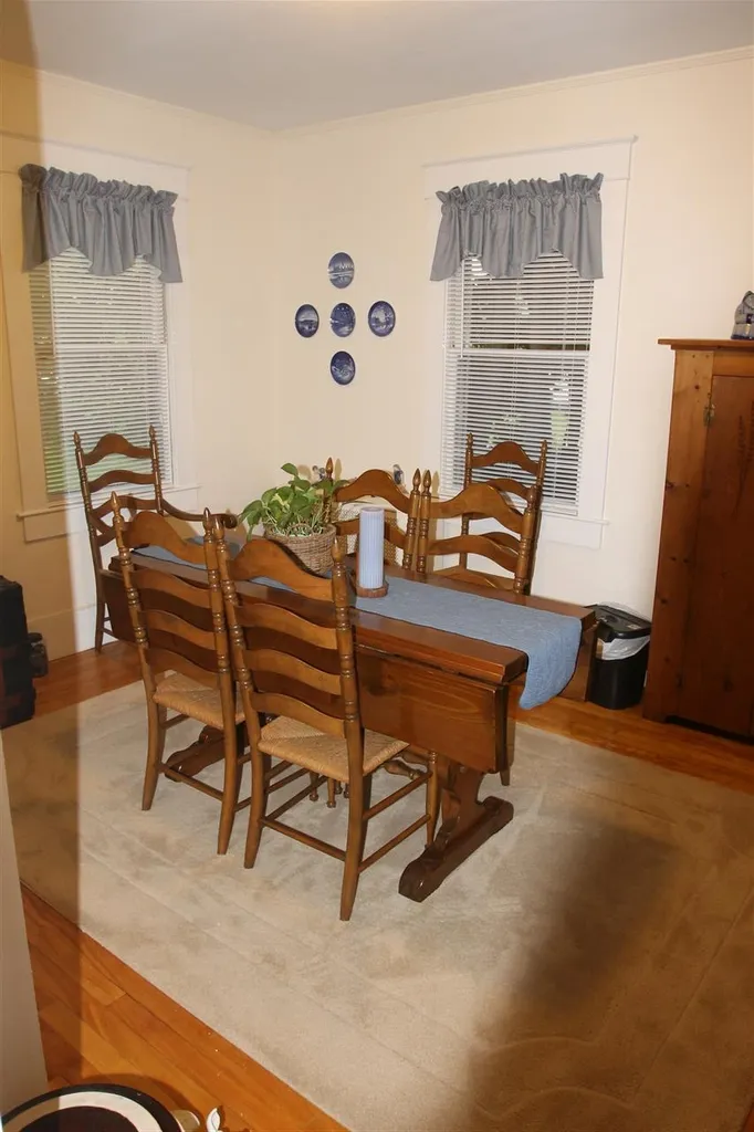 8 Earley Street Nashua NH 03060