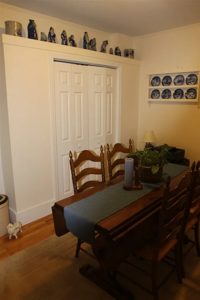 8 Earley Street Nashua NH 03060