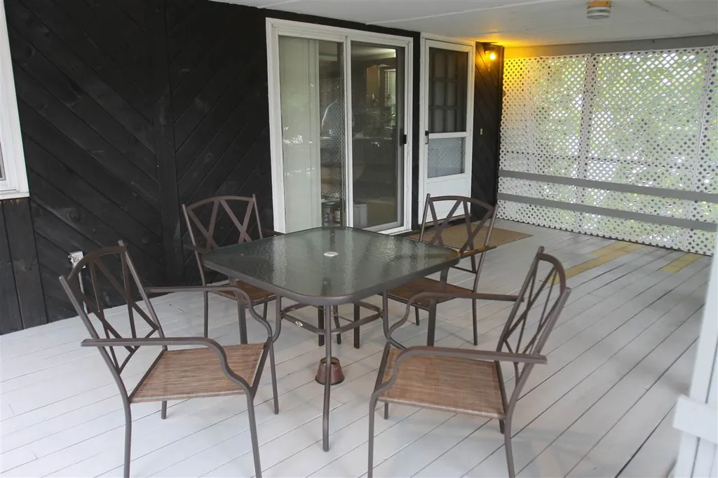 8 Earley Street Nashua NH 03060