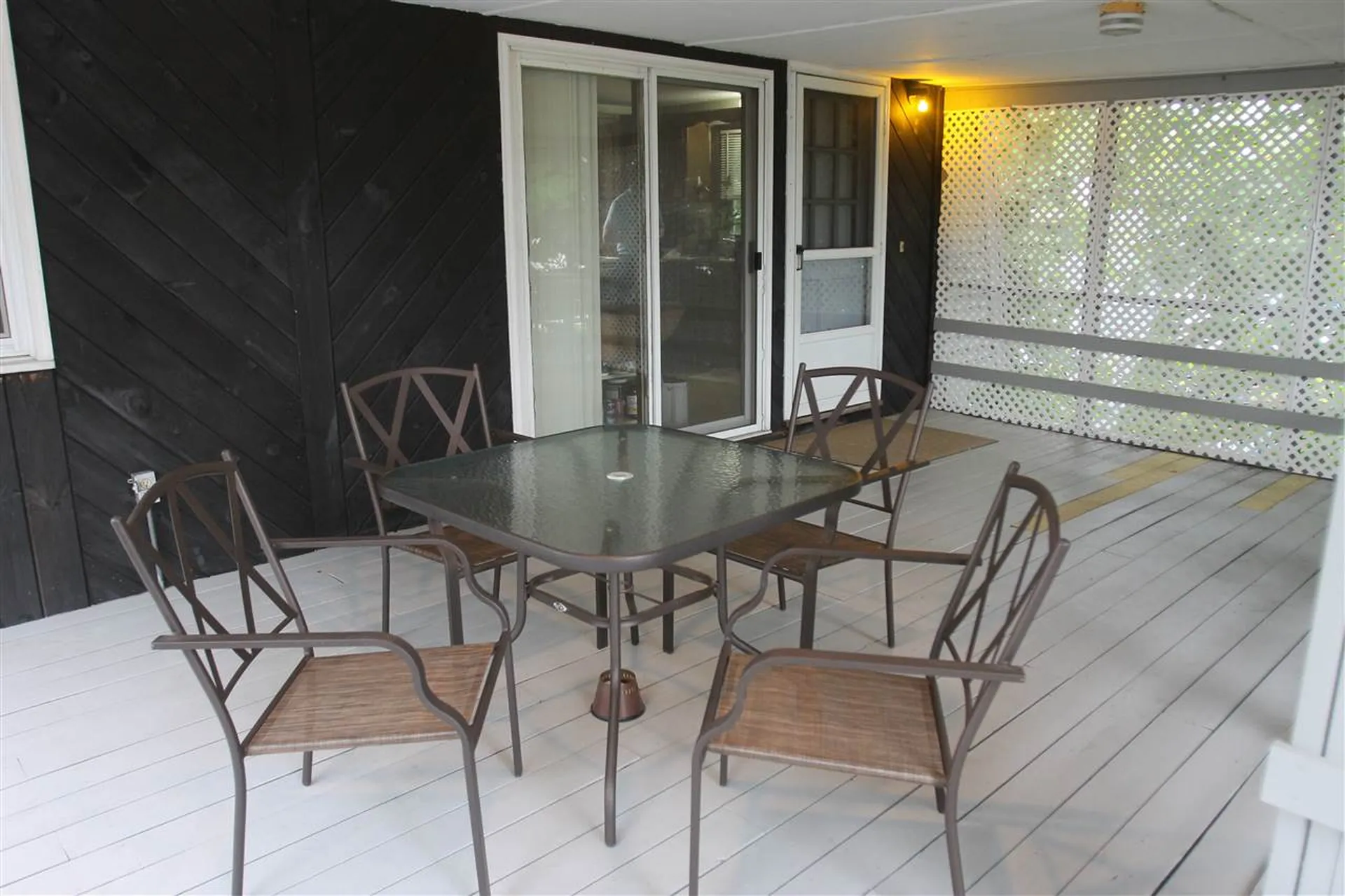 8 Earley Street Nashua NH 03060
