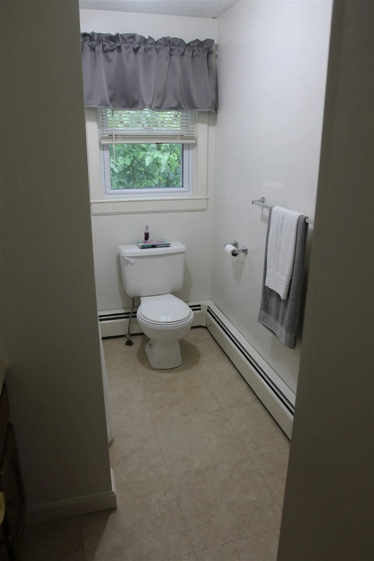 8 Earley Street Nashua NH 03060