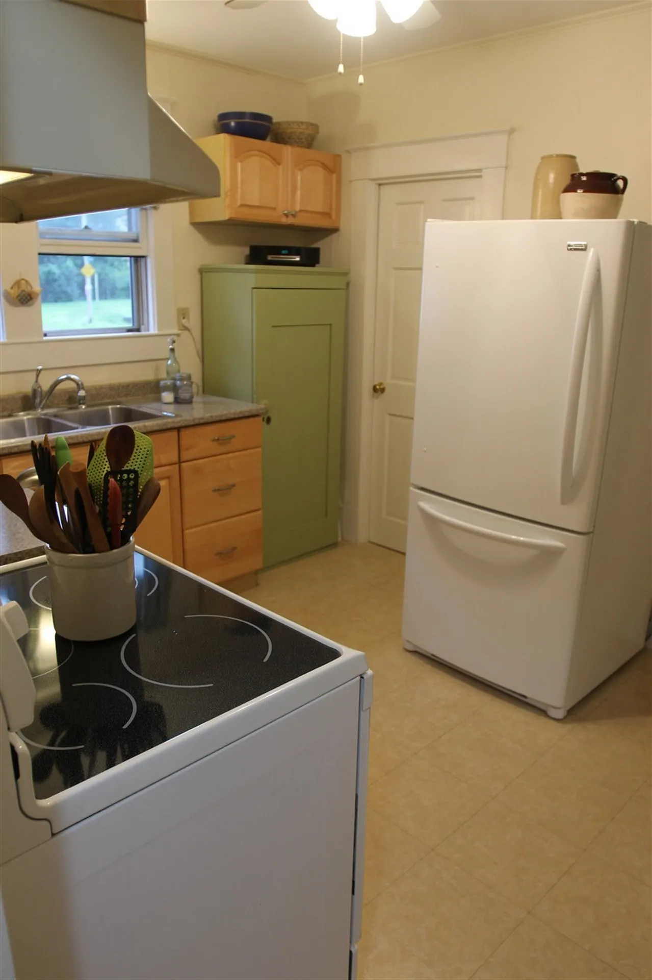 8 Earley Street Nashua NH 03060