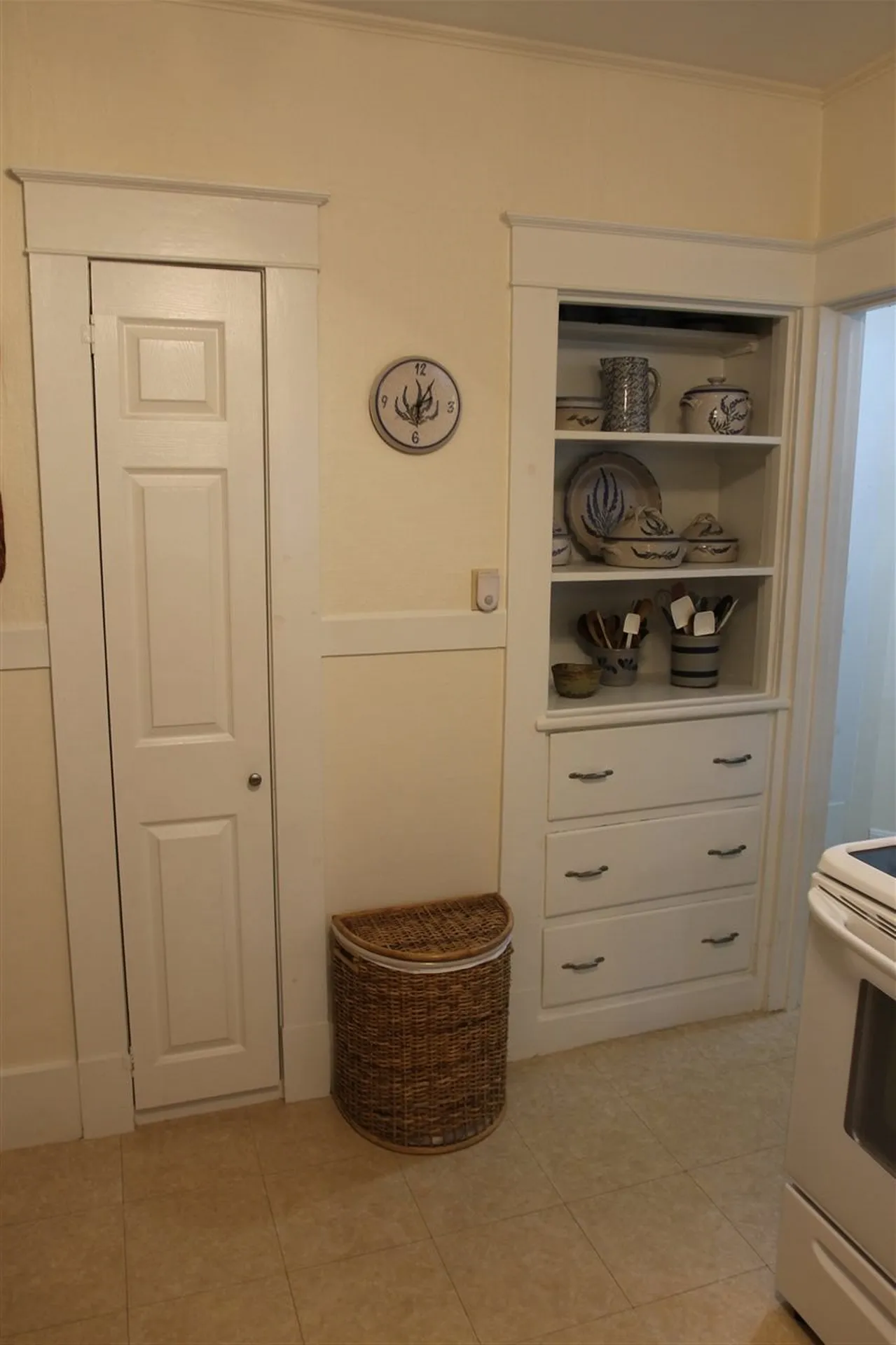 8 Earley Street Nashua NH 03060