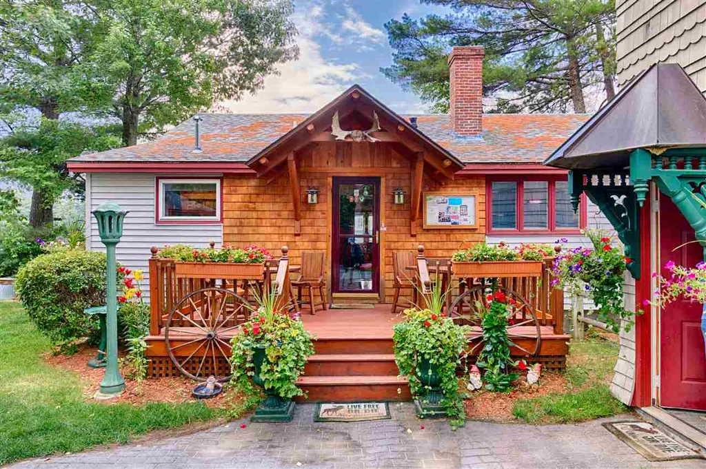 367 Governor Wentworth Highway Wolfeboro NH 03894