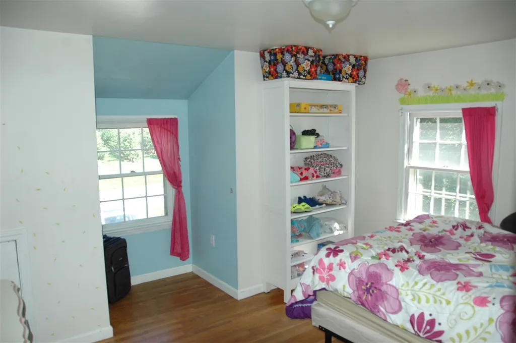 53 Adams Road Londonderry NH 03053
