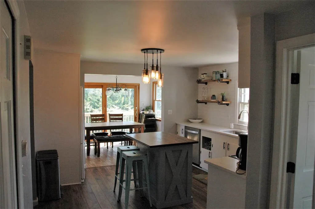 53 Adams Road Londonderry NH 03053